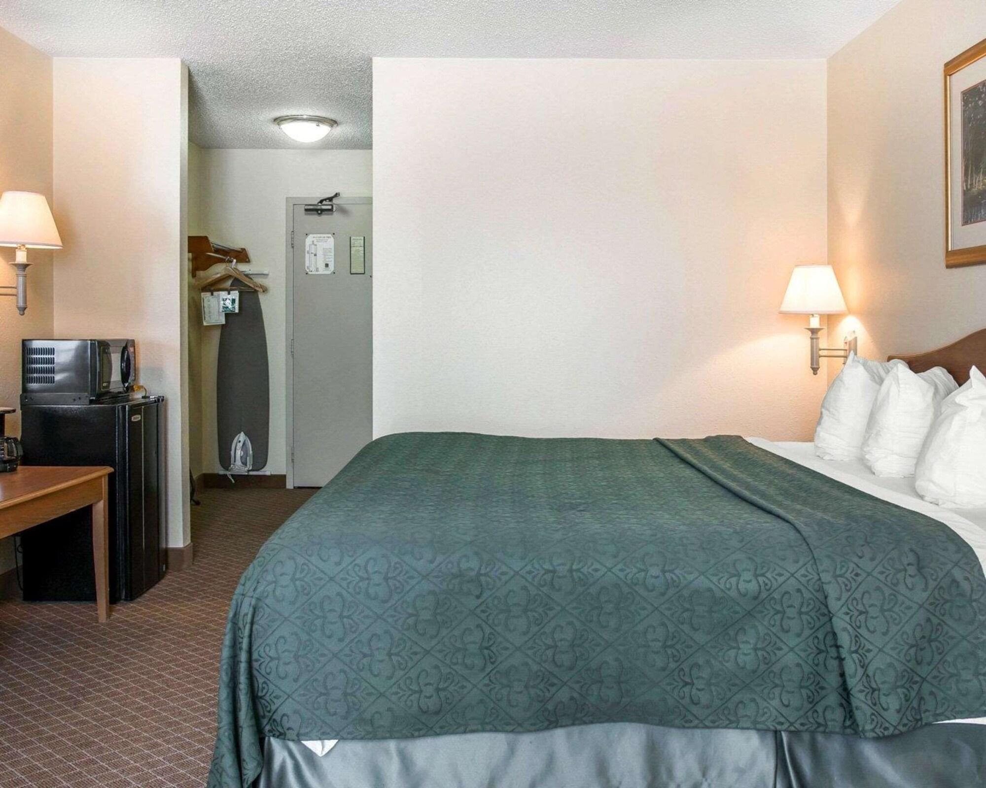 Quality Inn & Suites Monroe Εξωτερικό φωτογραφία